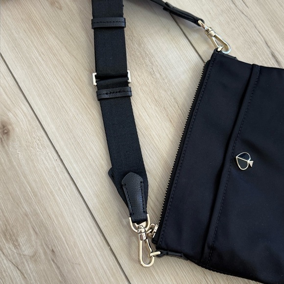 ♠️ Kate Spade Classic Black Nylon Crossbody Bag - Picture 4 of 7